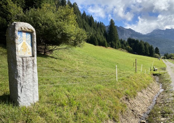 0003-tannheimertal-graen-vater-unser-weg.jpg