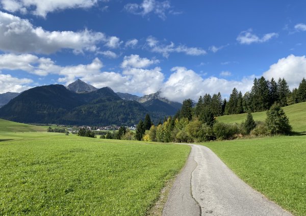 0013-tannheimertal-graen-vater-unser-weg.jpg