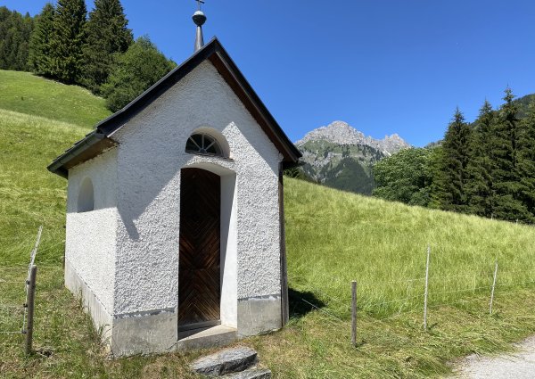 1725-tannheimertal-rauth-regenbogenkapelle.jpg