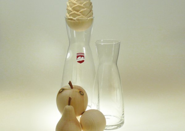 alpenschick-zirbenwasser-zapfen.jpg
